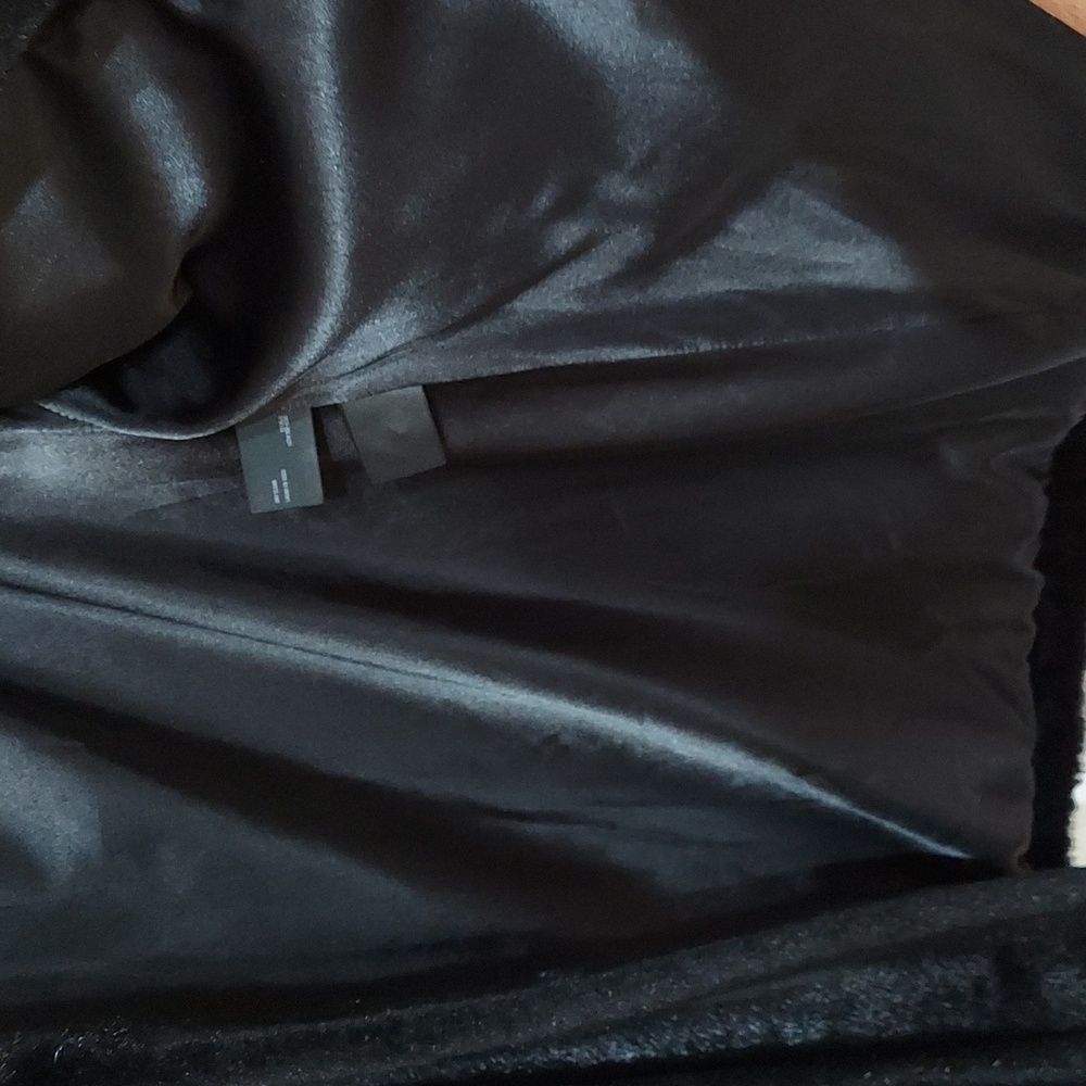Faux Mink Coat, Size XL, Black Faux Fur‎ Mink Design, Soft Fur, Lined, Pristine! - Picture 8 of 12